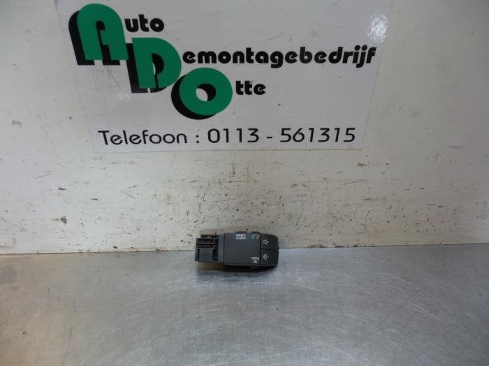Radiobediening Stuur van een Renault Clio (Clio 4 12-), Gebruikt, -, Renault, -