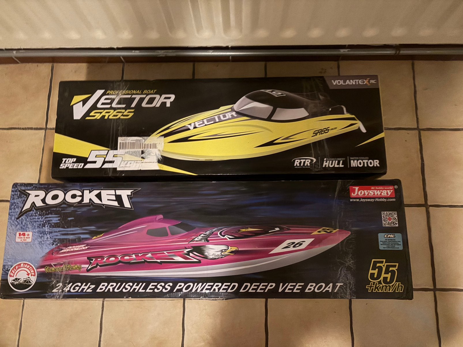 Volantex vector sr65 en joysway rocket rc boten, Ophalen of Verzenden, Gebruikt