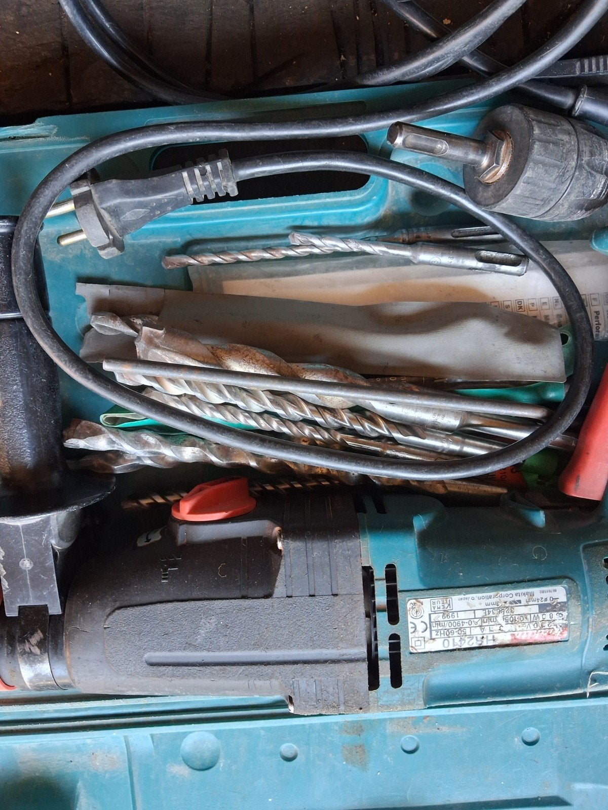 Makita klopboormachine, Ophalen