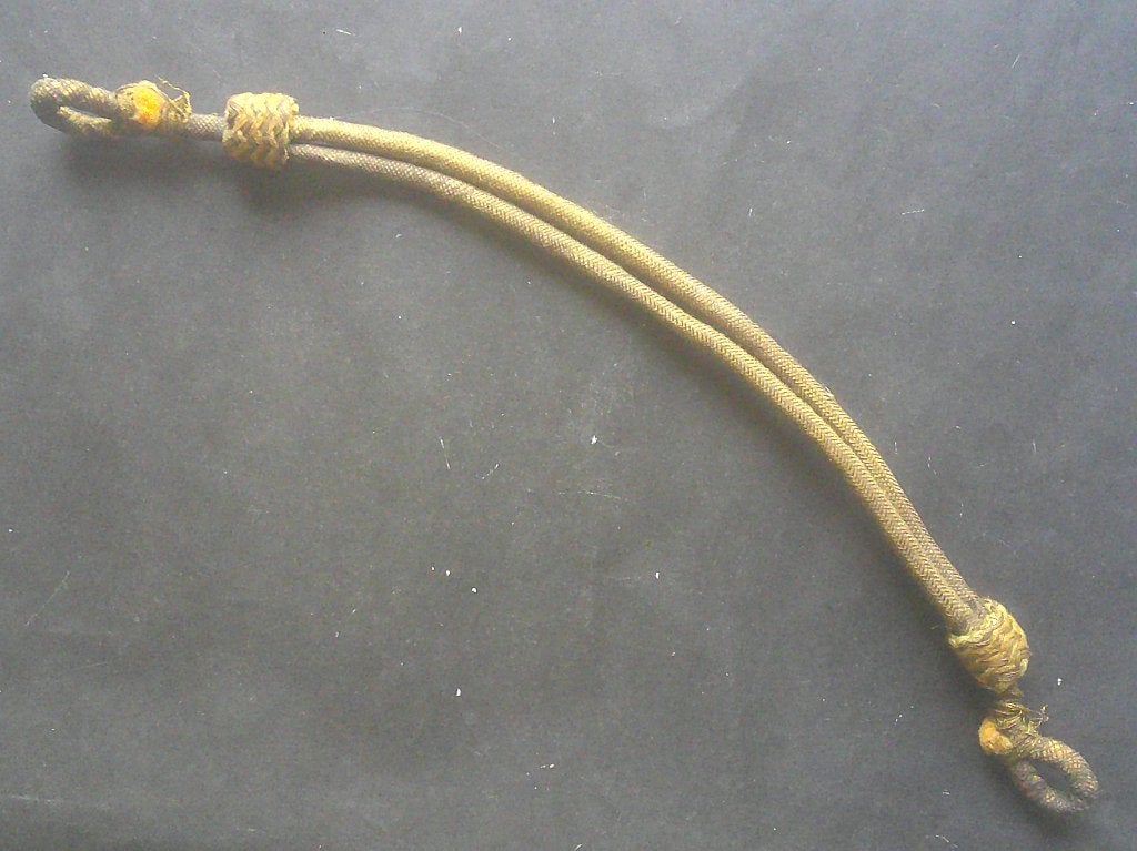 Jugulaire en cannetille dorée pour toute coiffe belge, Envoi, Armée de terre, Emblème ou Badge