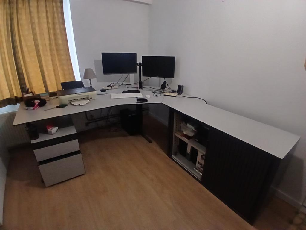 Hele Stevige L Bureau mag weg tegen een super goed bod!, Ophalen