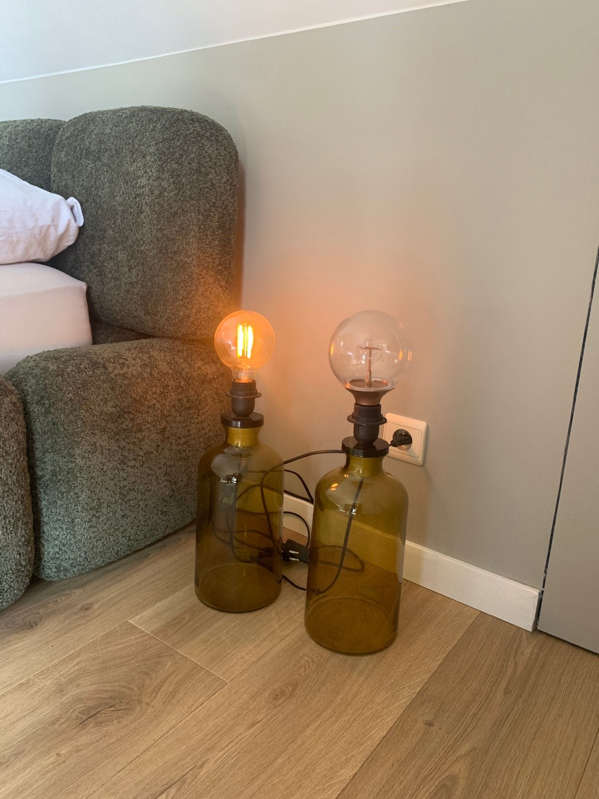 Vintage amberkleurige glazen flessenlamp, Ophalen of Verzenden, Zo goed als nieuw