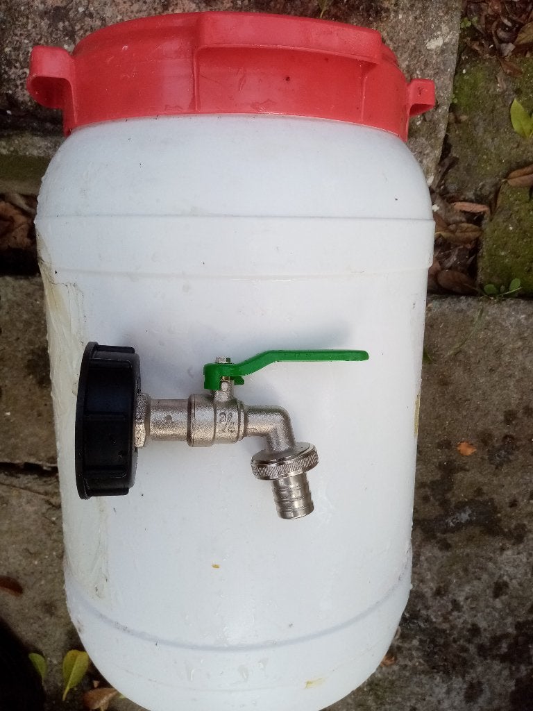 kraantje 1/2 IBC aftap+koppeling tuinslang watervat plastic, Tuin en Terras, Ophalen, Met kraantje, 150 liter of meer, Zo goed als nieuw
