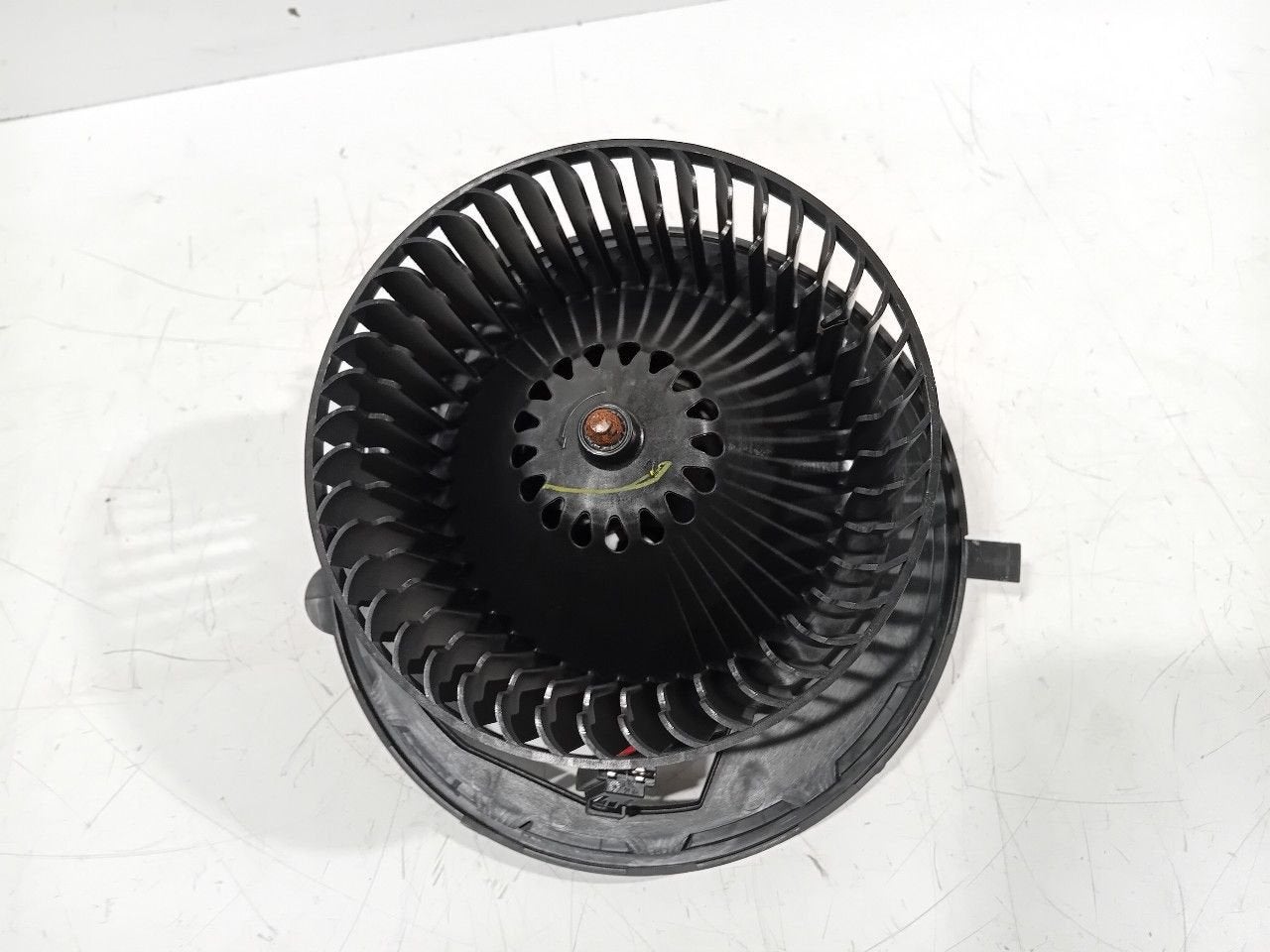 Kachel ventilator motor Seat Ateca, Onderdelen@venauto.nl, Van der Ven Autorecycling B.V., Ettenseweg 76, 4706 PB Roosendaal, The Netherlands