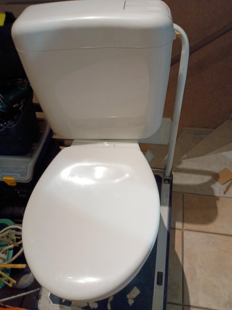 Wc met nieuwe spoelbak. Gratis af te halen, Divers, Enlèvement