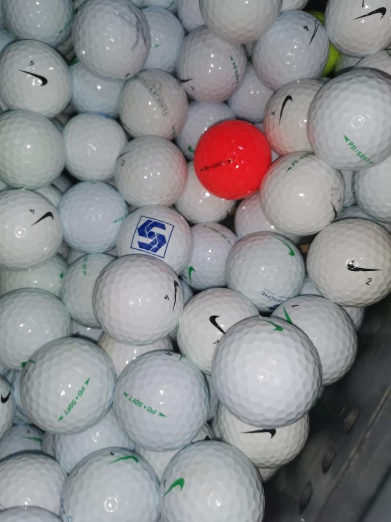 Nike pd soft golfballen 50 stuks AAAA kwaliteit, Sport en Fitness, Golf, Ophalen of Verzenden