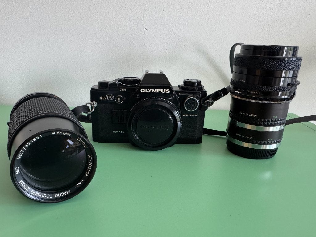 Vintage Olympus OM-10 analoge camera met 2 lenzen, Audio, Tv en Foto, Ophalen, Gebruikt, Spiegelreflex, Olympus