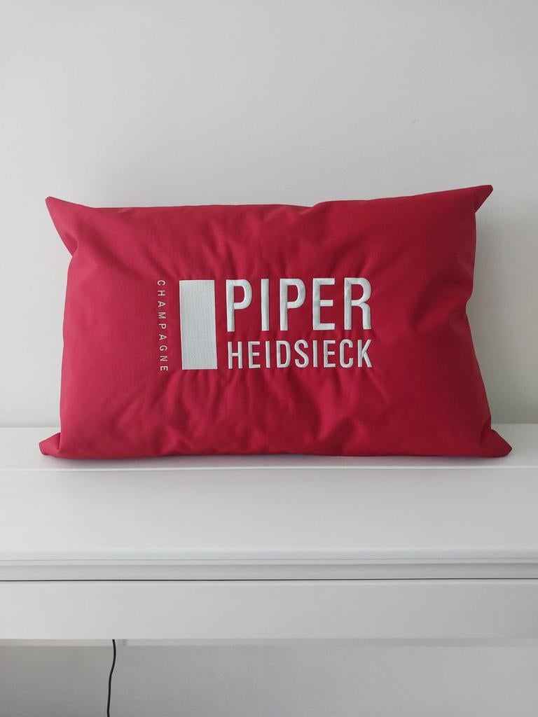Coussin Piper Heidsieck, Enlèvement ou Envoi