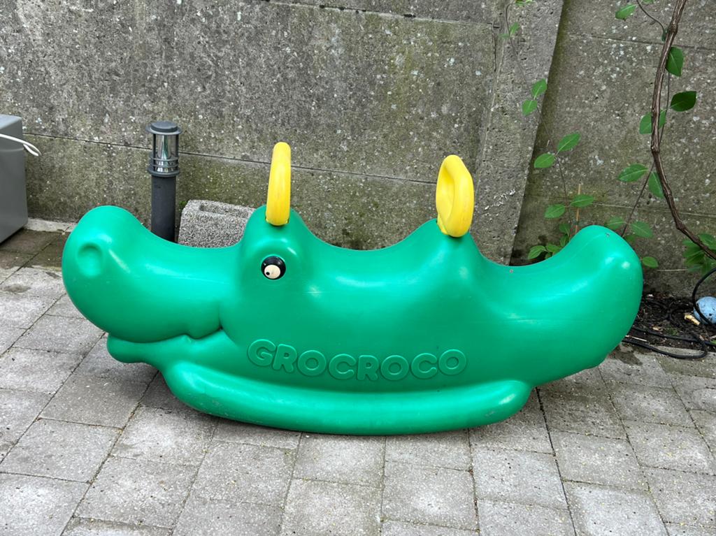 Schommelende krokodil, Ophalen