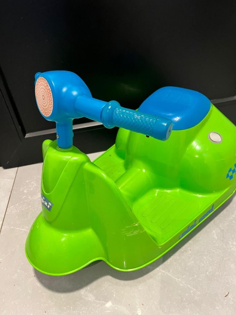 Elektrische Vespa voor kinderen, Ophalen