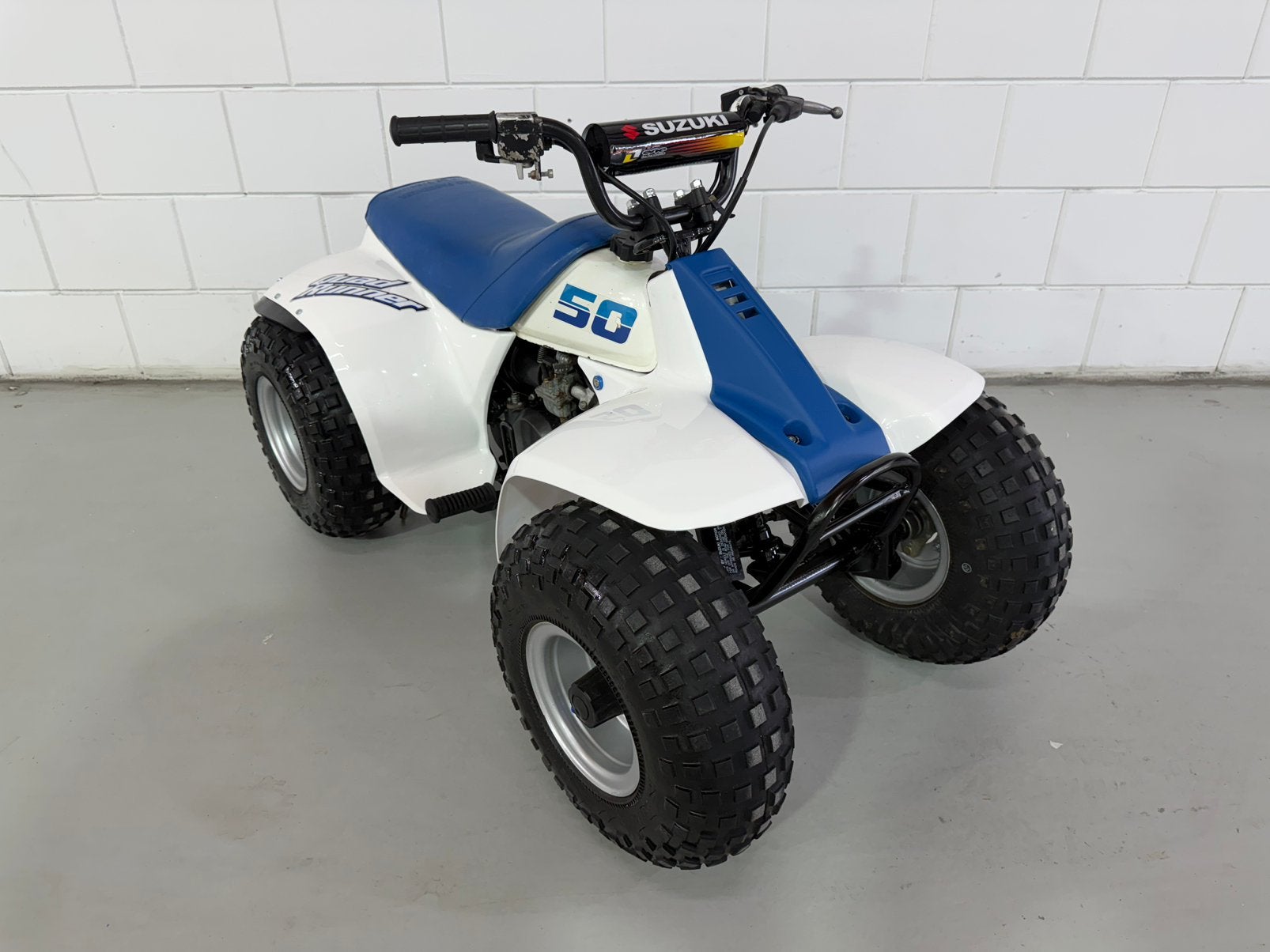 Zeer mooie suzuki lt50 nieuwe kappen