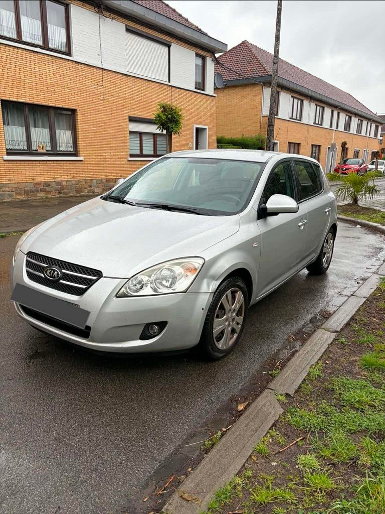 Kia Ceed 1.6 Diesel prêt a immatriculer, Auto's, Zwart, 1600 cc, Bedrijf, 5 deurs