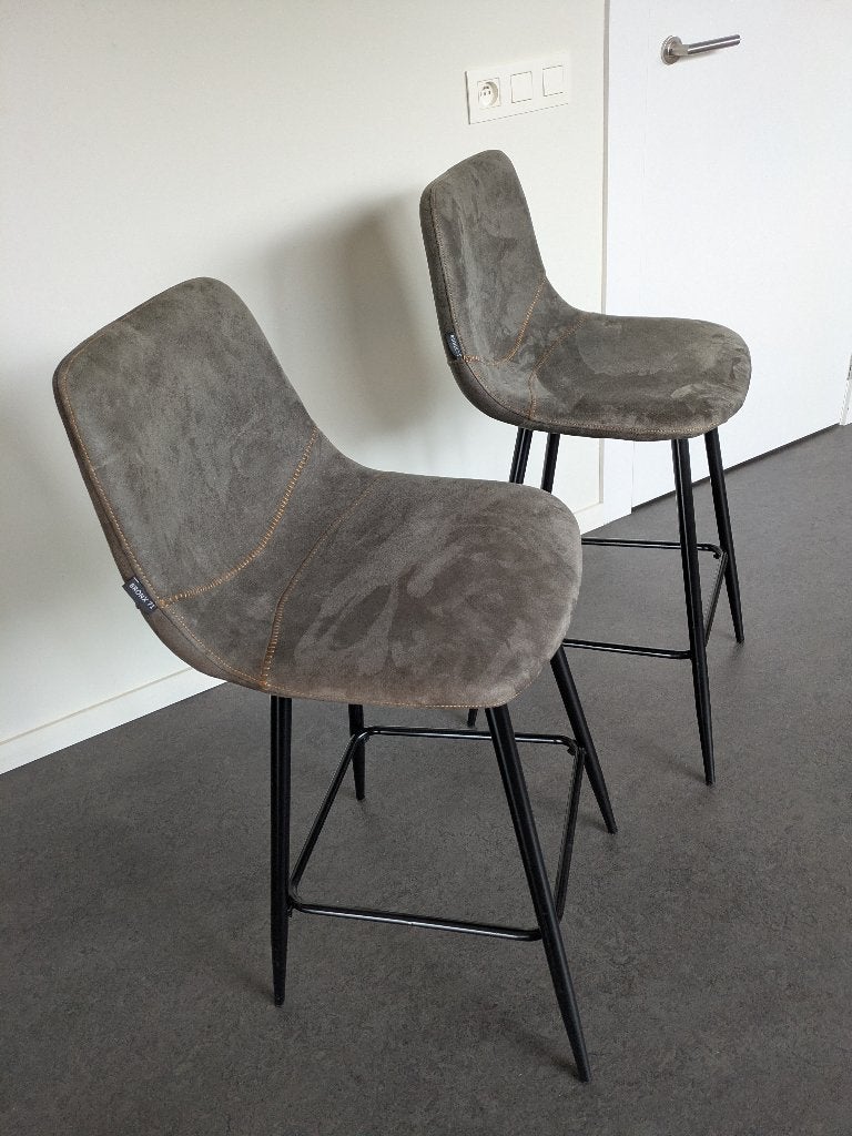 Twee nieuw niet gebruikte barstoelen, Huis en Inrichting, Barkrukken, Ophalen, Met voetsteun, 60 tot 90 cm, Zo goed als nieuw