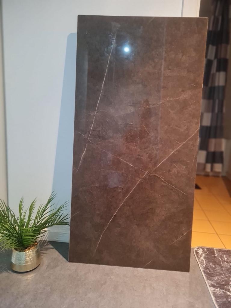 Dalle marbre, Enlèvement, Marbre