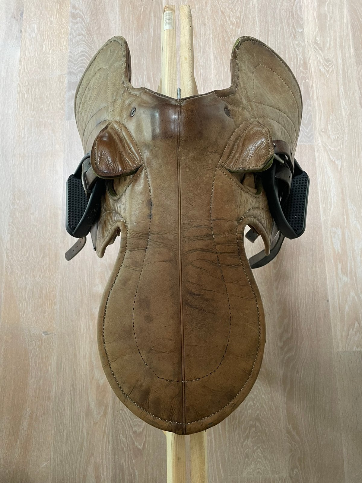 Leather training race saddle. Handmade by professionals !, Ophalen, Gebruikt