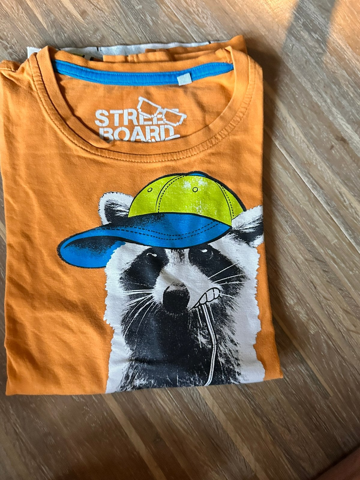 T-shirt, Kinderen en Baby's, Kinderkleding | Maat 110, Ophalen, Zo goed als nieuw