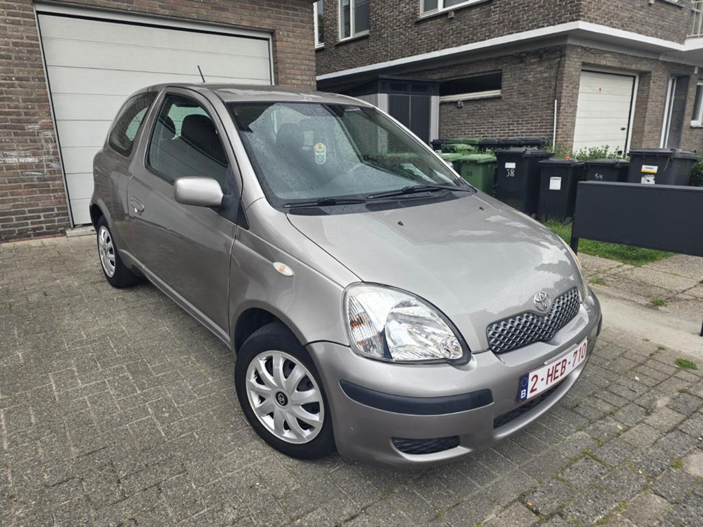 Toyota Yaris Automaat 92 000km Gekerurd voor verkoop Benzine, Stof, Zwart, 4 cilinders, Beige