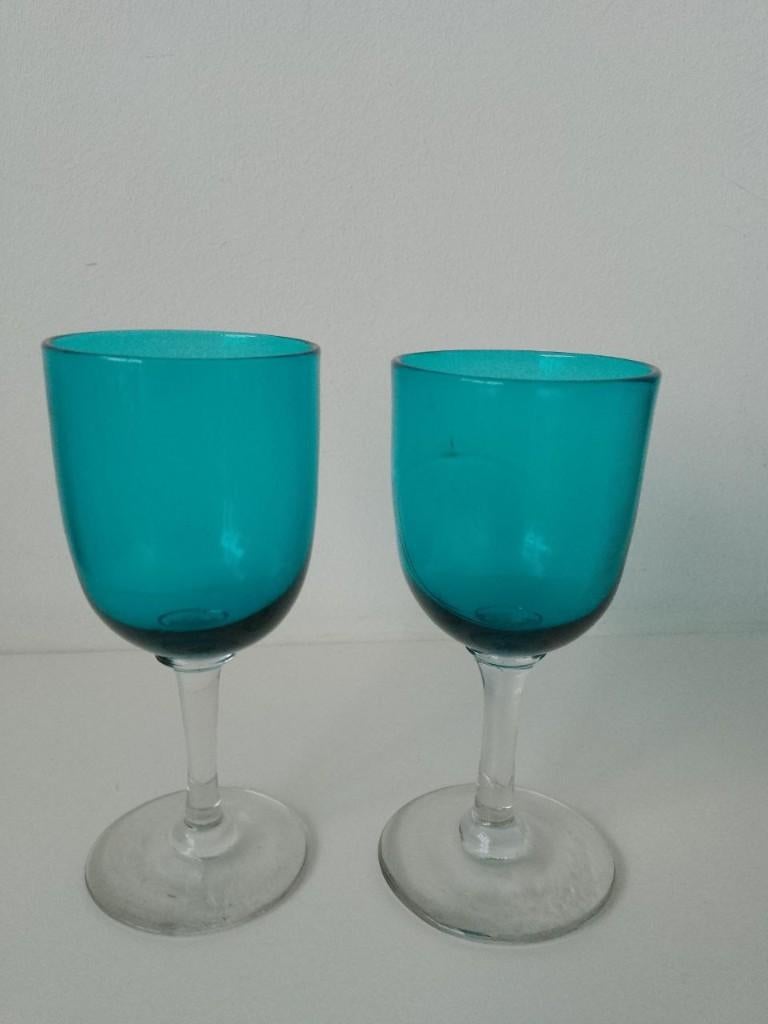 2 Antieke Victoriaanse blauwgroene wijnglazen, Ophalen of Verzenden