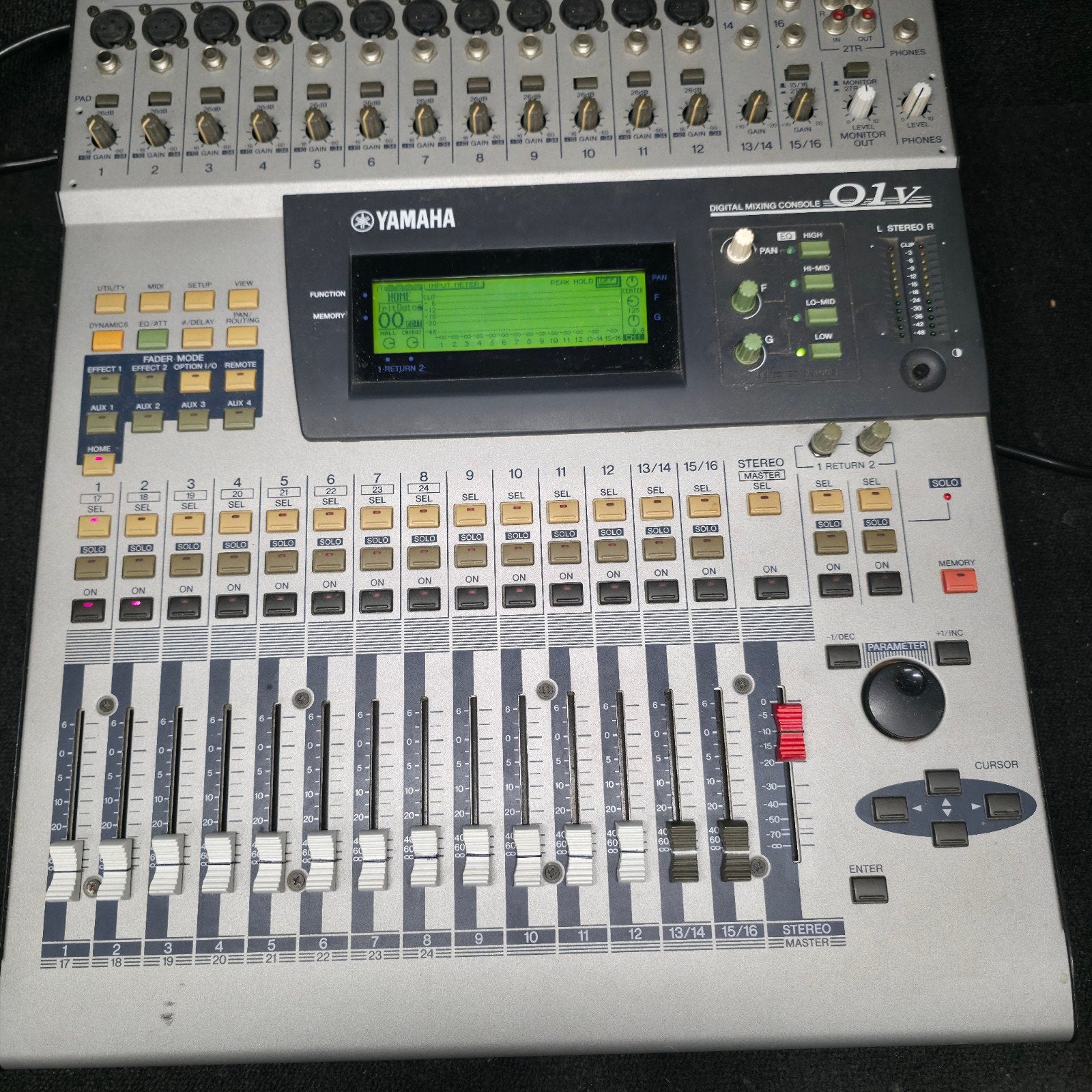 YAMAHA 01V   digitale mixer / mengpaneel, Ophalen