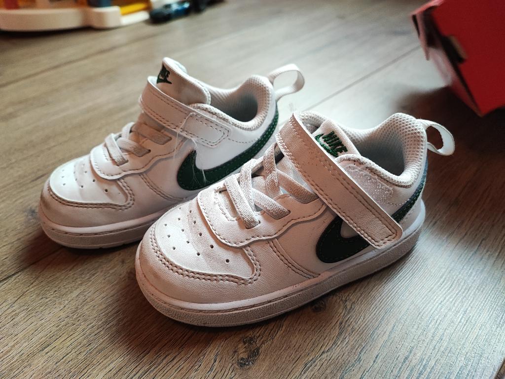 Nike sneakers, Kinderen en Baby's, Babykleding | Schoentjes en Sokjes, NIKE, Schoentjes, Jongetje of Meisje, Ophalen of Verzenden