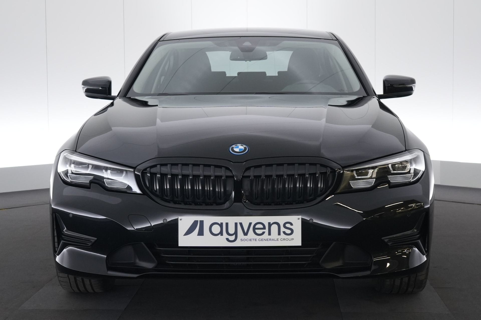 (2CGN871) BMW 3 SERIES BERLINE, Auto's, Automaat, Gebruikt, Euro 6, Zwart