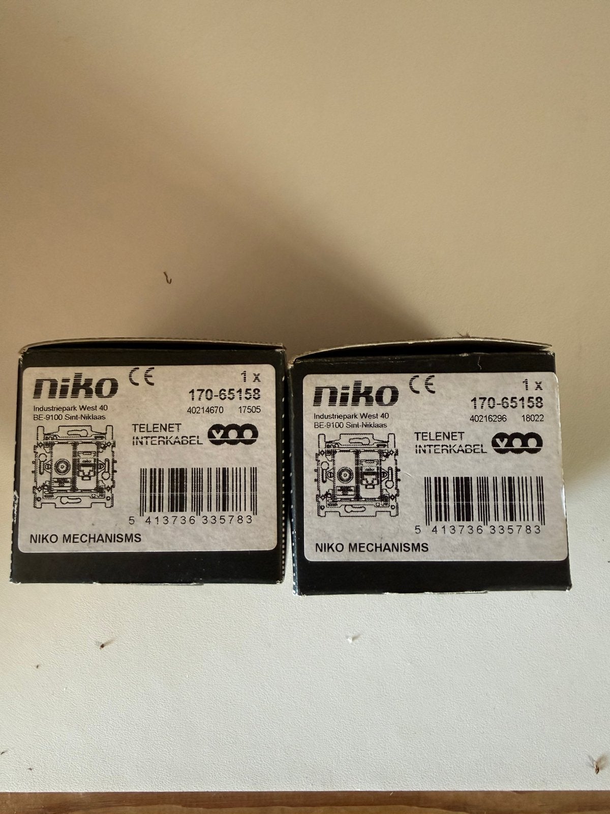 Coax/UTP sokkel Niko (2stuks), Ophalen, Nieuw