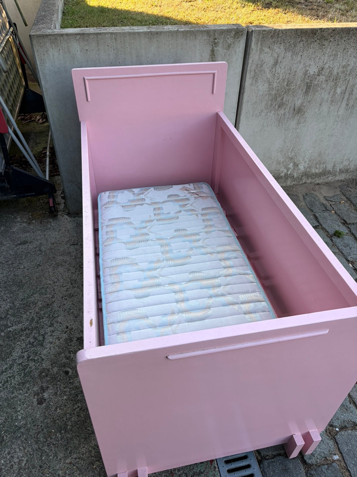 Antiek kinderbedje Roze, Antiek en Kunst, Antiek | Meubels | Bedden, Ophalen