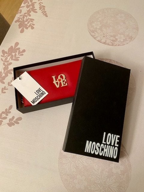 Love Moschino rouge neuf - avec étiquette et boîte d’origine, Bijoux, Sacs & Beauté, Autres marques, Cuir, Enlèvement ou Envoi