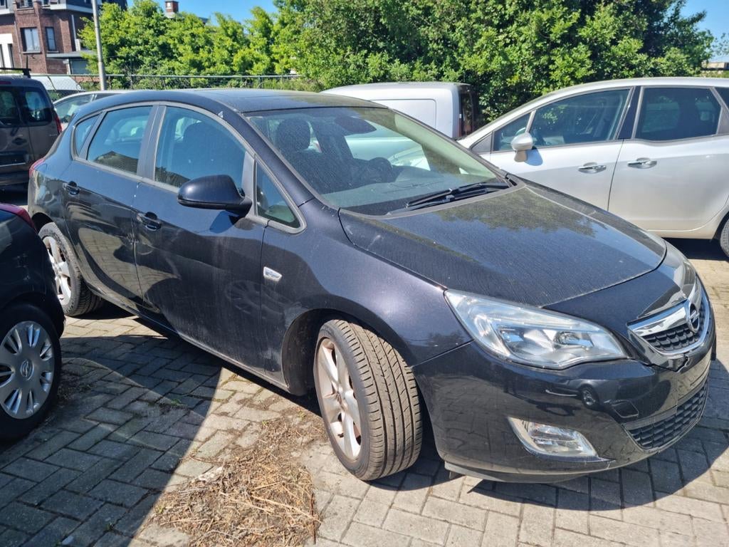 Opel Astra benzine automaat deels defect/handelaar/export, Auto's, Stof, 4 cilinders, Parkeersensor, Zwart