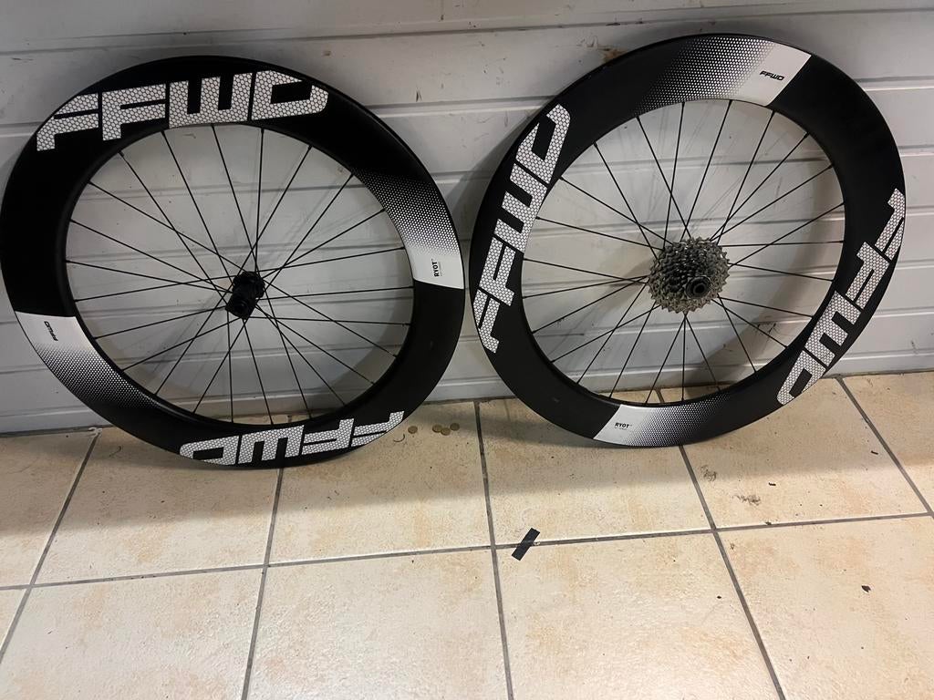 Ffwd Ryot 77 wielset, Ophalen, Zo goed als nieuw