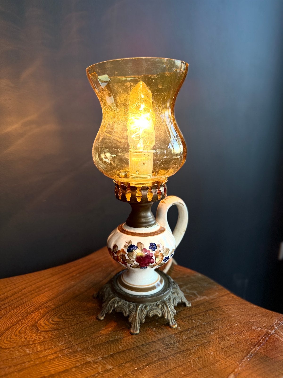 Antieke olielamp, omgebouwd tot elektrische tafellamp, Antiek en Kunst, Ophalen of Verzenden