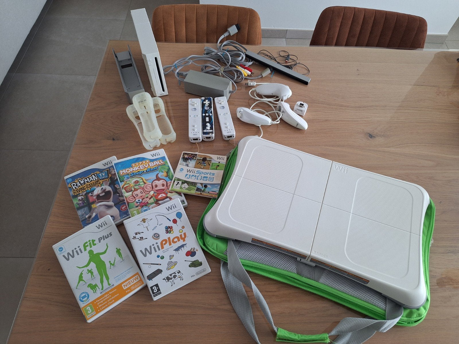 wii bundel, Consoles de jeu & Jeux vidéo, Enlèvement, Utilisé, Avec 3 manettes ou plus, Avec jeux
