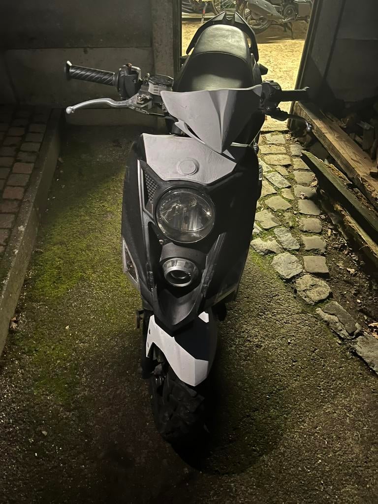 Sym crox 50cc b klasse, Vélos & Vélomoteurs, 49 cm³, Comme neuf, Classe B (45 km/h), Enlèvement