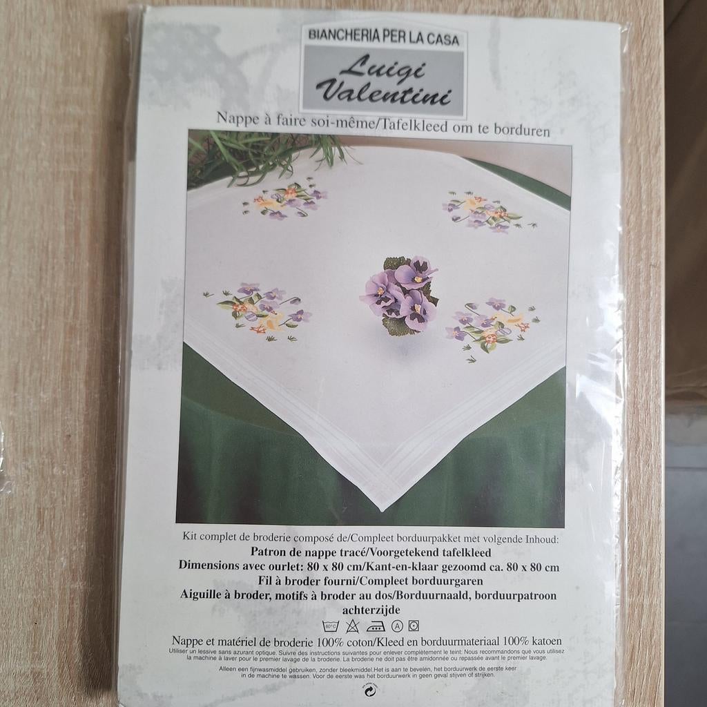 Naaisetjes uit te kiezen., Enlèvement