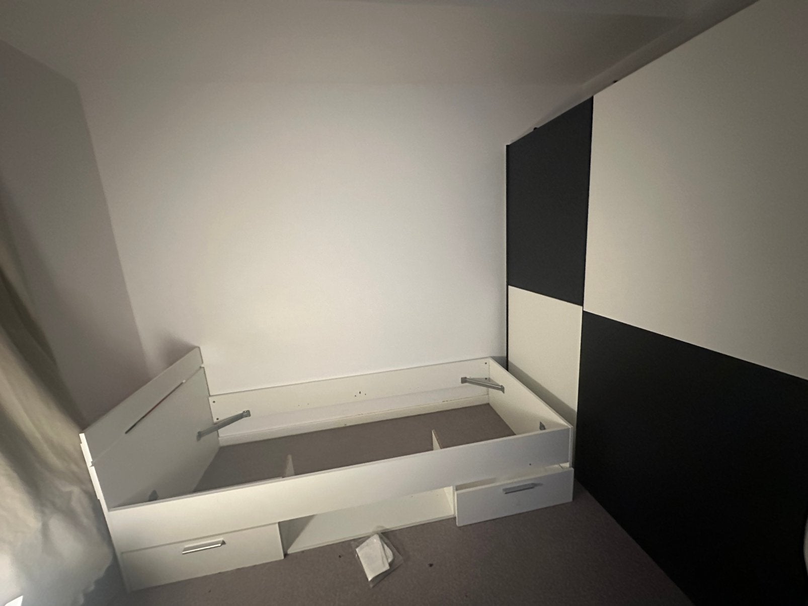 Bed met kledingkast te koop, Immo