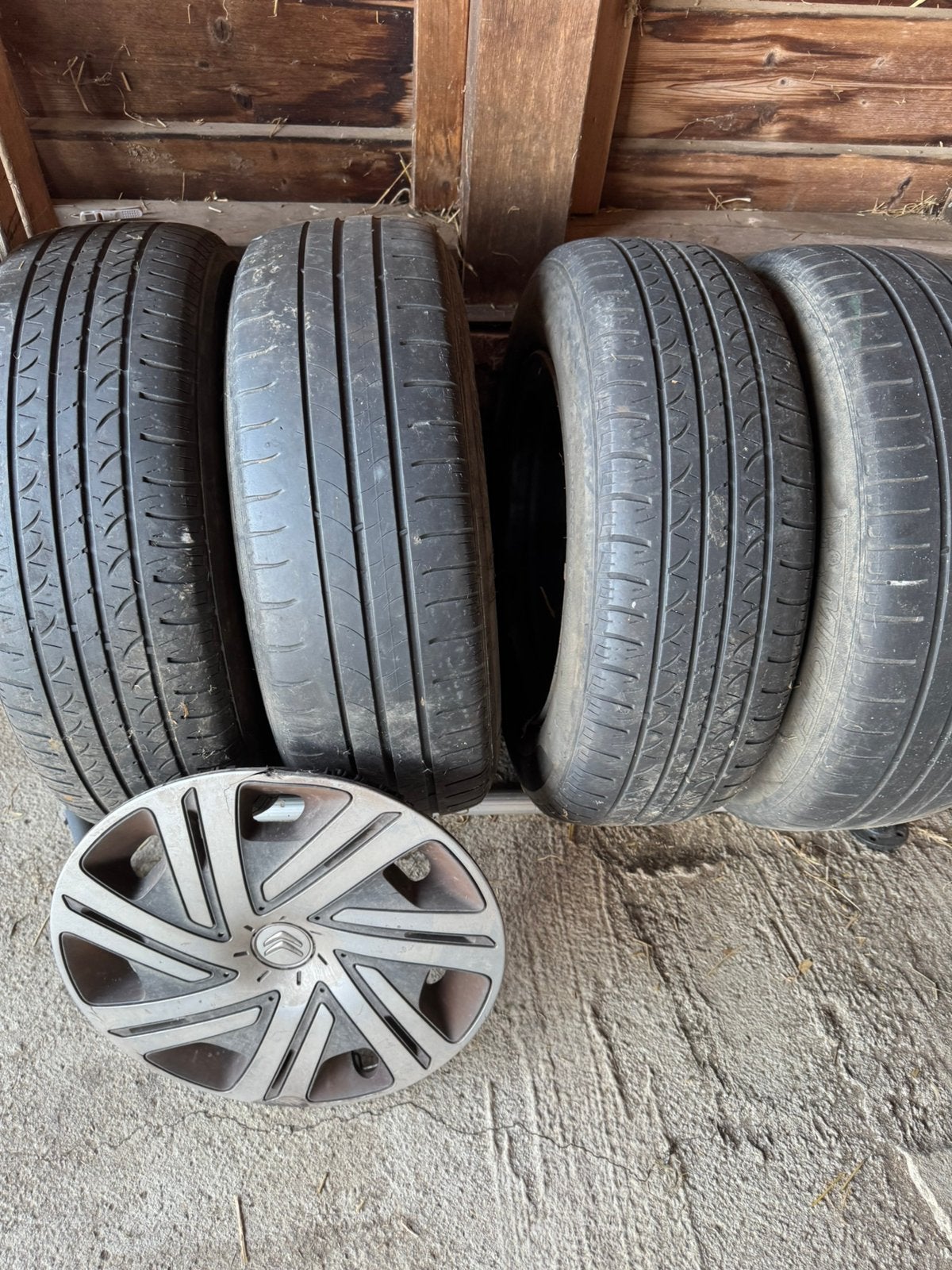 Zomerbanden met wieldeksels Citroen Berlingo, Auto-onderdelen, Banden en Velgen, Ophalen, Zomerbanden