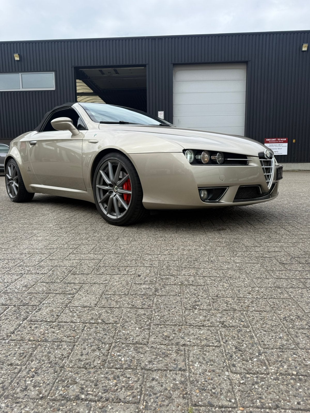 Alfa Romeo Spider 2.2 JTS Cabrio En parfait état !, Autos, Cuir, Achat, Entreprise, Boîte manuelle