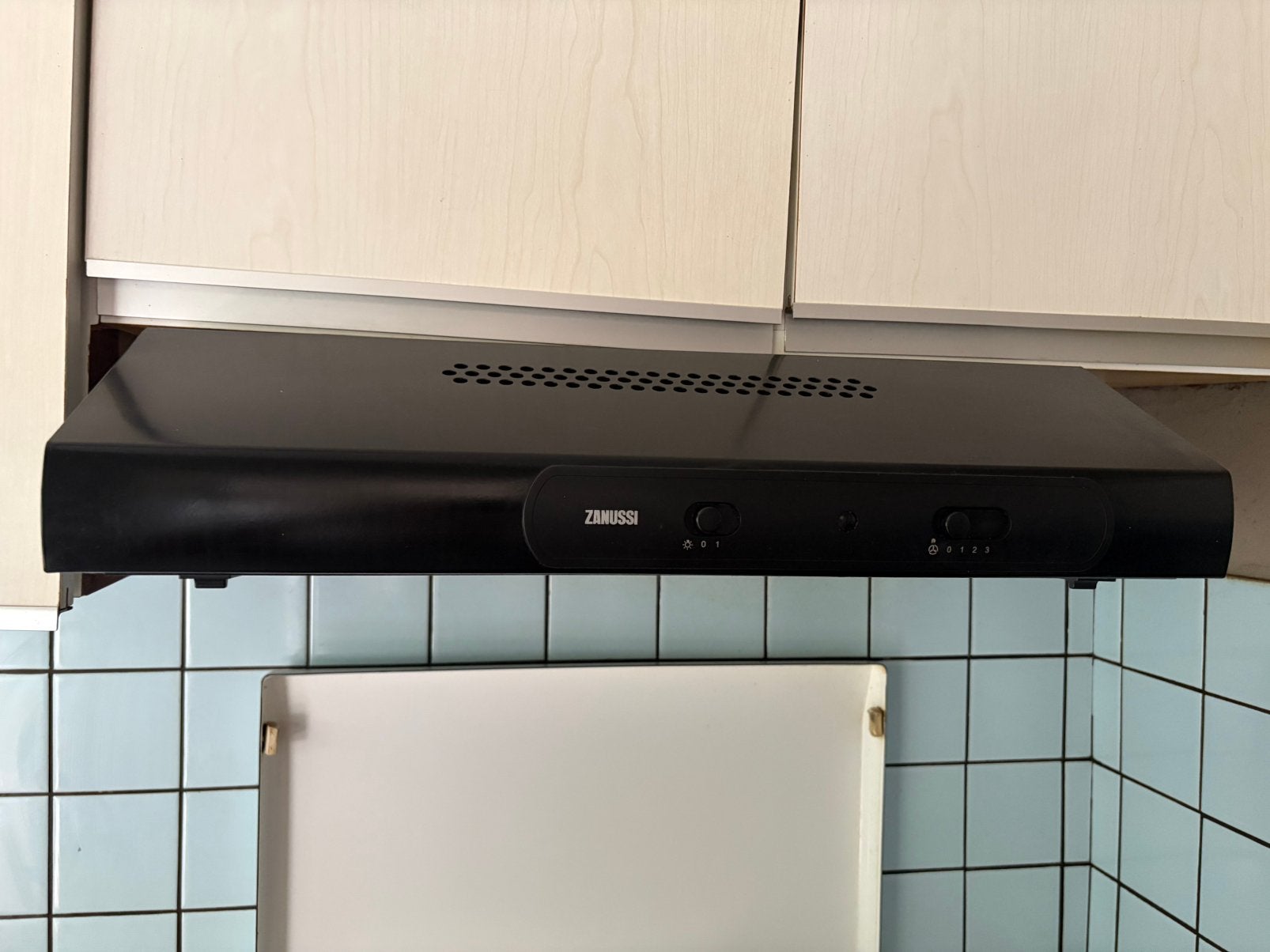 Merk: Zanussi  Type: Onderbouw afzuigkap  Breedte: 60 cm, Ophalen, Gebruikt, Onderbouw afzuigkap