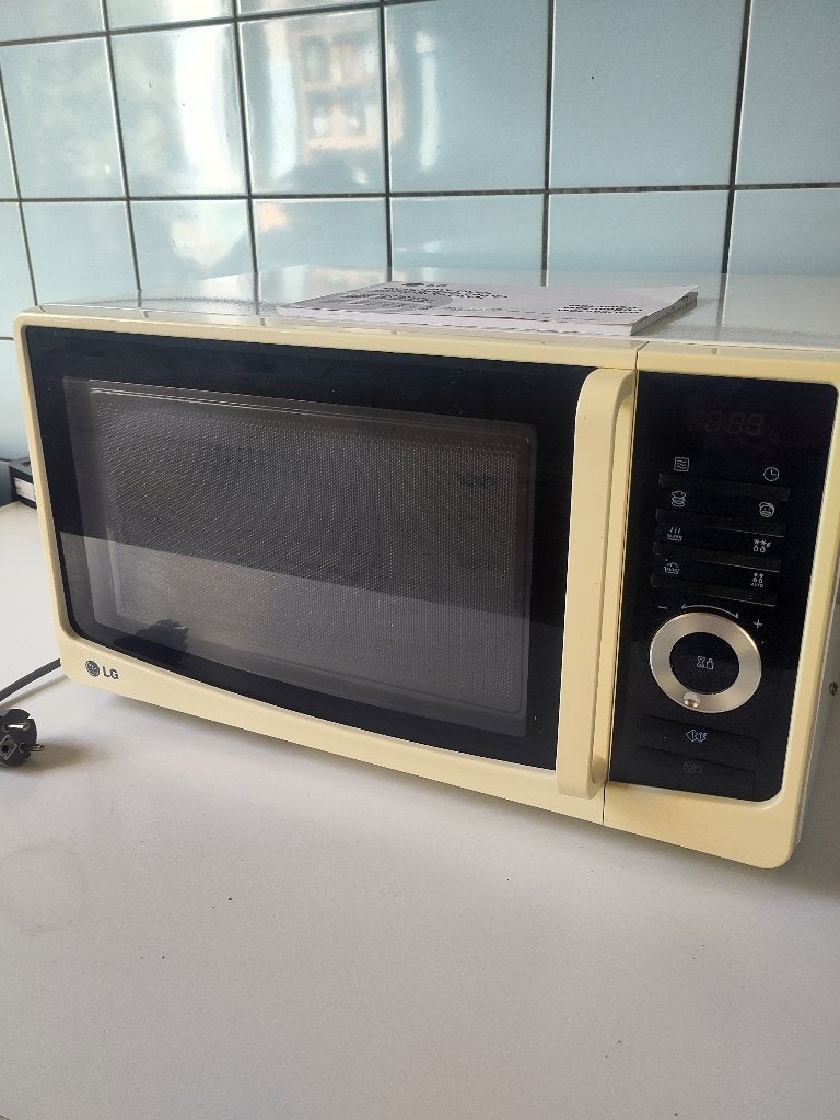 Four micro-ondes LG — 1250 W, grande capacité, avec notice, Enlèvement, Utilisé, 45 à 60 cm, Four