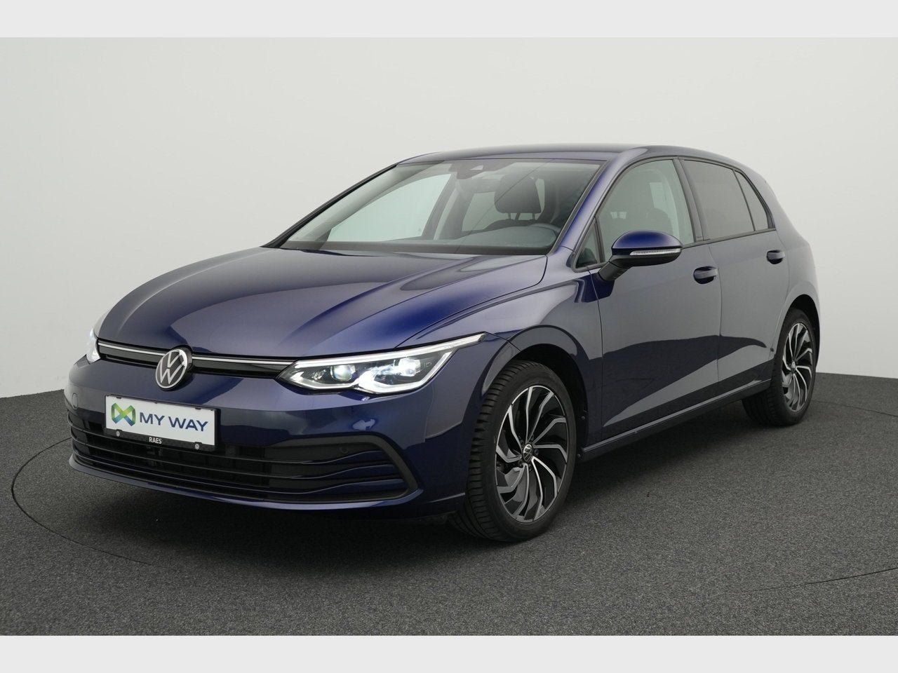 Volkswagen Golf VIII Golf Life Business Premium 1.0 TSI  81, Auto's, Blauw, Golf, 126 g/km, Handgeschakeld