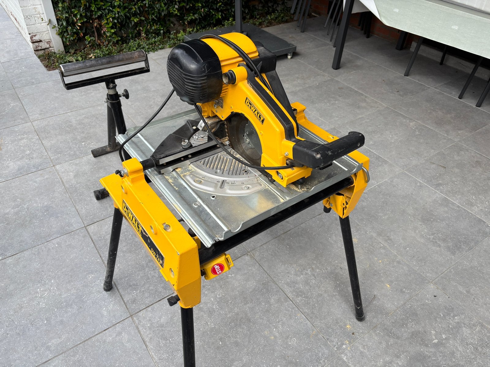 Tafelzaag DeWalt DW 742, Doe-het-zelf en Bouw, Ophalen, Gebruikt, Cirkelzaag, 30 tot 70 mm