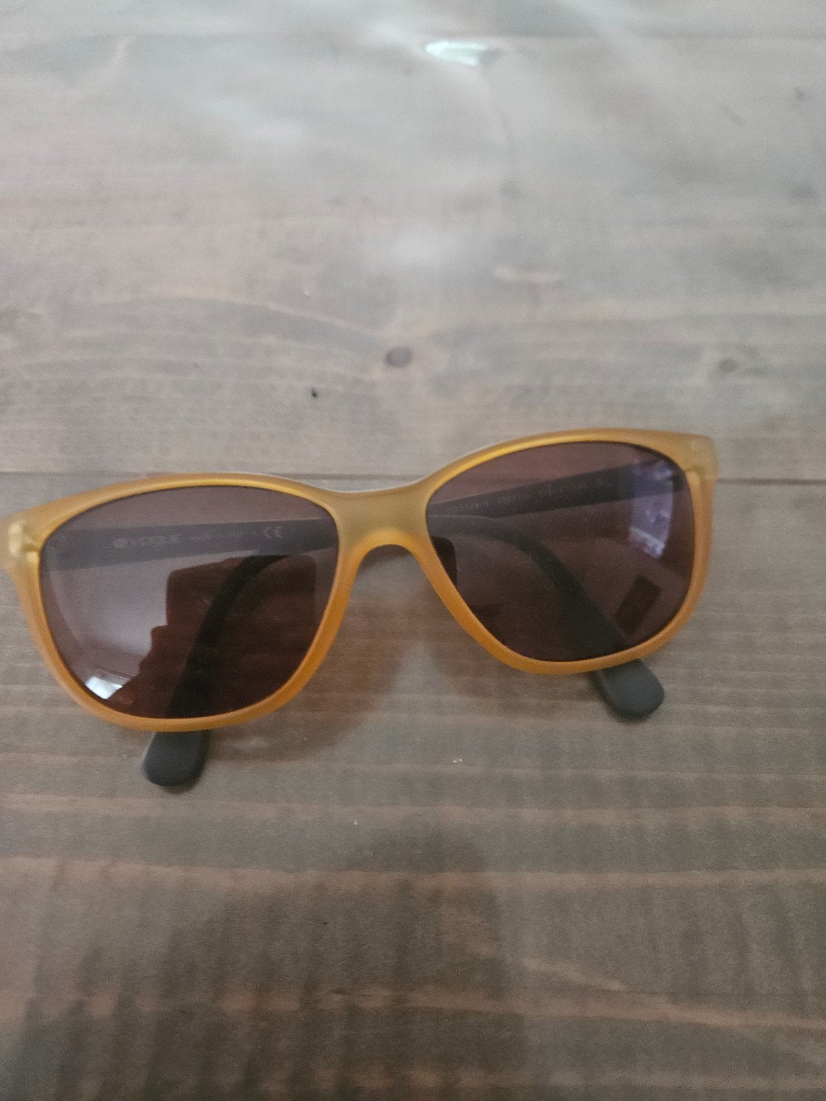 Superbes lunettes de soleil Vogue, Enlèvement, Lunettes de soleil
