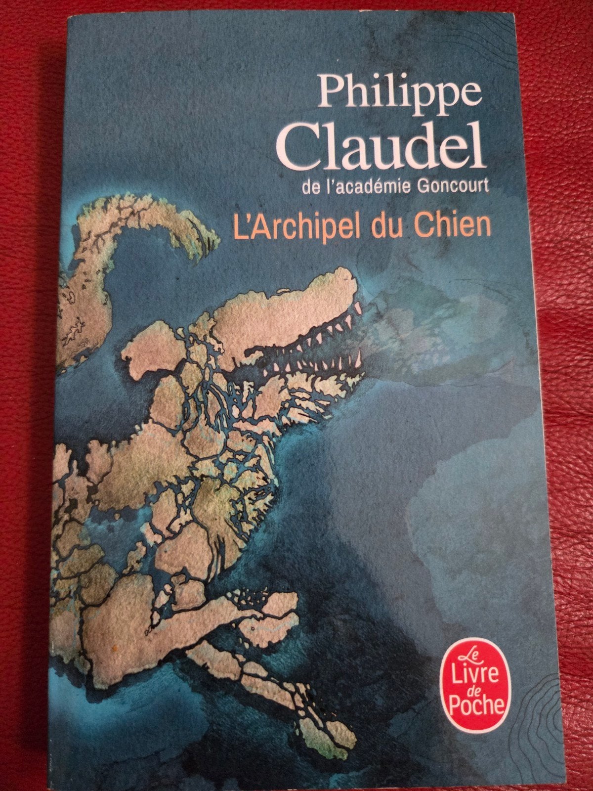 L'Archipel du Chien, Enlèvement