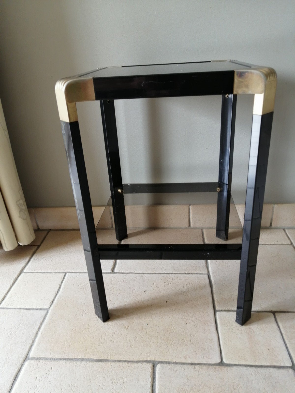 Decoratief tafeltje., Ophalen