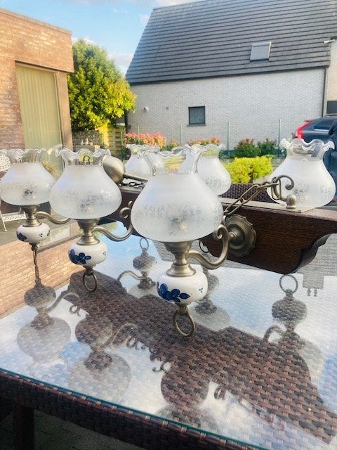 prachtige balk en kroonluchters, Ophalen