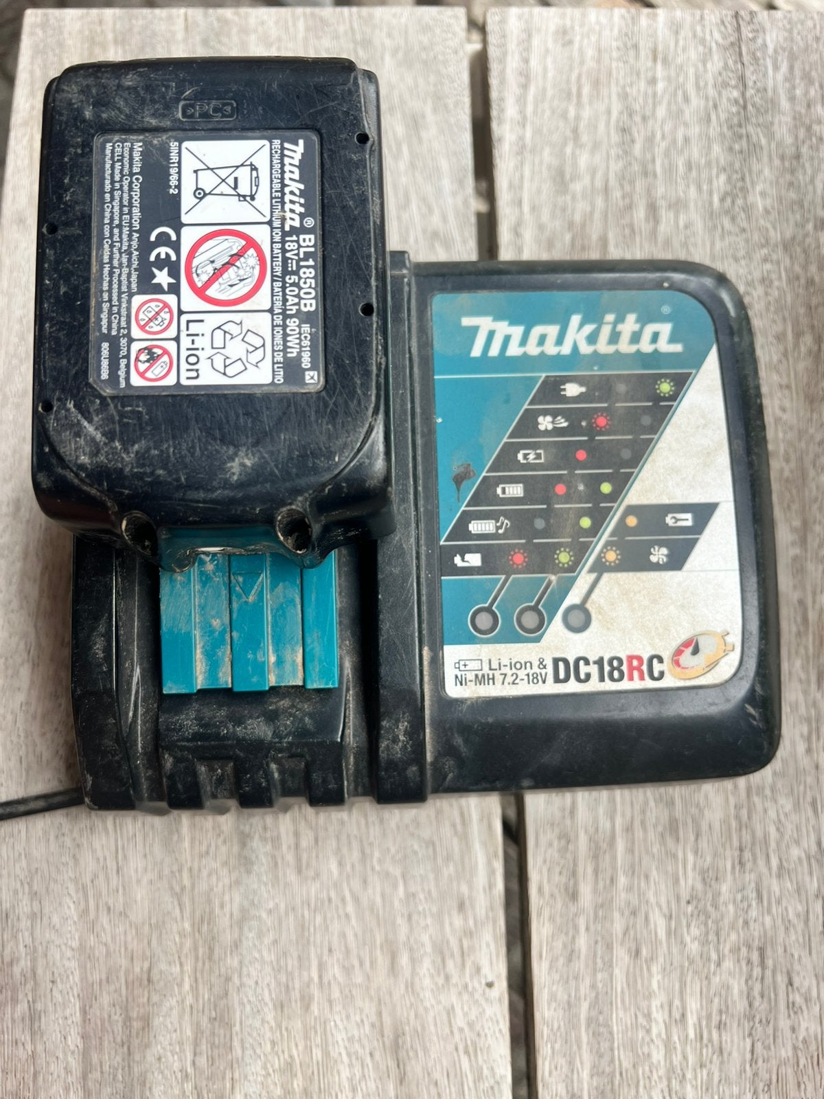 Makita 18V 5.0Ah accu + DC18RC snellader, Enlèvement, Comme neuf