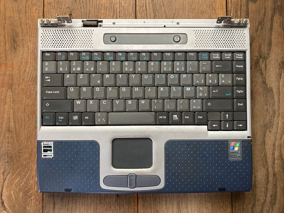 Halve laptop Targa N341C2, Computers en Software, Ophalen, Niet werkend