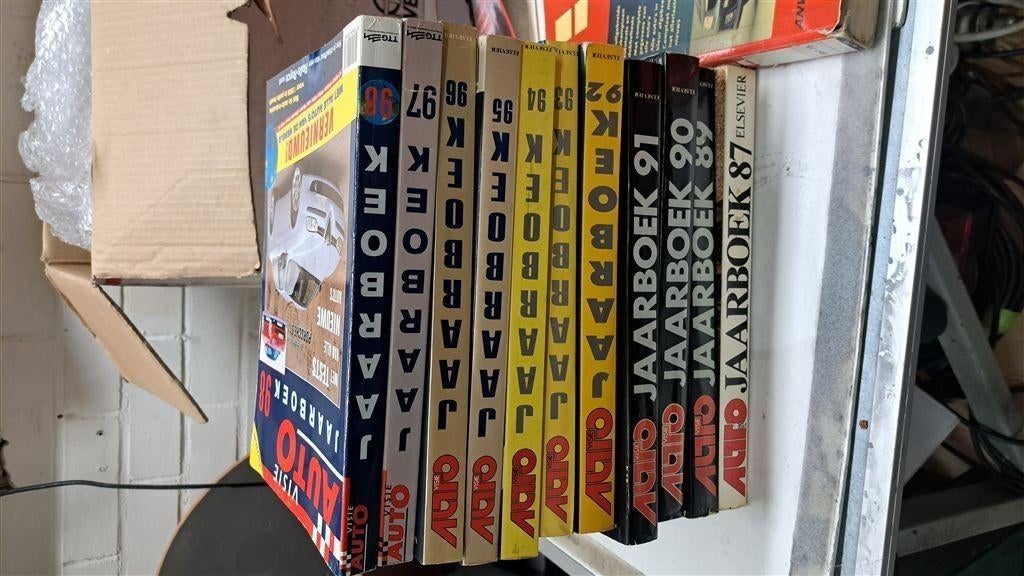 Boeken 12 autovisie jaarboeken te weten jaar 1987, 1989-1998, Enlèvement ou Envoi, Neuf