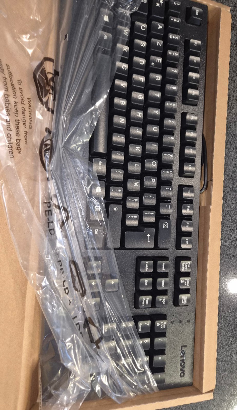 clavier pc avec souri et tapi lenovo, Informatique & Logiciels, Neuf, Enlèvement ou Envoi, Azerty, Filaire