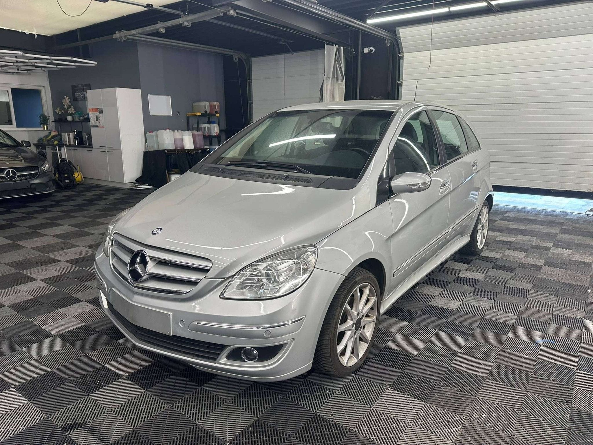 Mercedes-Benz B-Klasse B170 1.7 benzine bj2008 eur4 136346km, Autos, Argent ou Gris, Achat, Entreprise, Carnet d'entretien